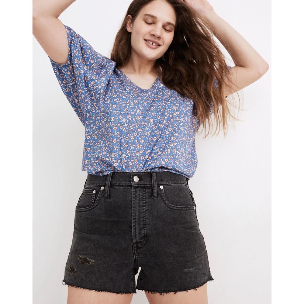 Madewell The Perfect Jean Short in Black Underwood Wash: Ripped Edition